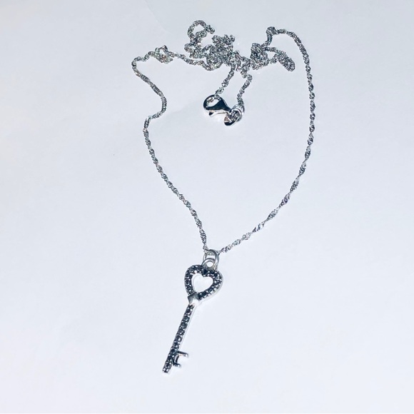 Vintage Solid 925 Sterling Silver Natural Black Diamond Marcasite Key Necklace - Picture 3 of 4